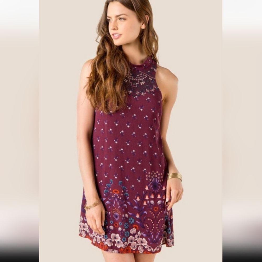 Miami size medium burgundy boho sleeveless keyhole tribal dress